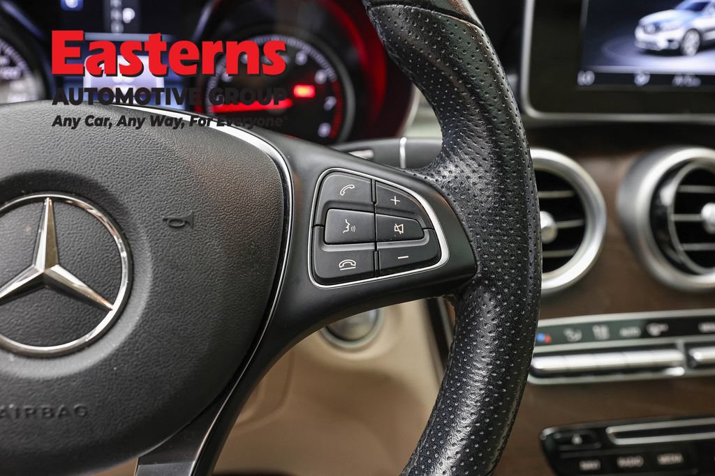 Used 2019 Mercedes-Benz GLC 300 4MATIC image 17