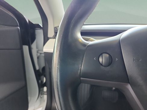 Used 2018 Tesla Model 3 Long Range RWD image 12