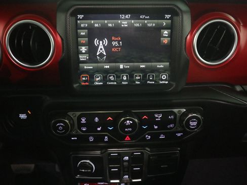 Used 2023 Jeep Wrangler Unlimited Rubicon w/ LED Lighting Group image 23