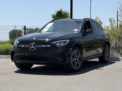 Used 2024 Mercedes-Benz GLC 300 4MATIC image 2