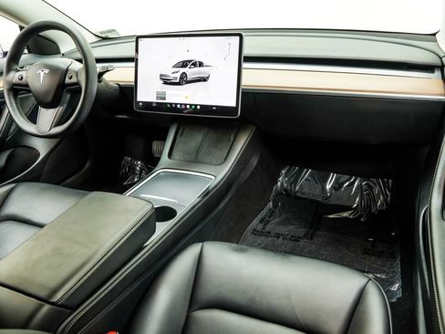 Used 2023 Tesla Model 3 Standard Range RWD image 4