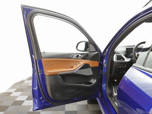 Certified 2025 BMW X7 M60i image 5