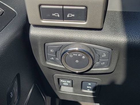 Used 2015 Ford F150 Lariat RWD image 28
