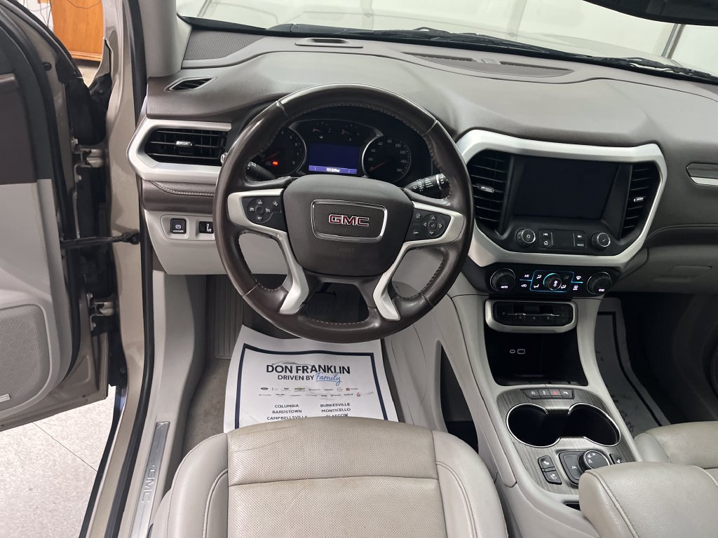 Used 2022 GMC Acadia SLT w/ Preferred Package FWD image 15
