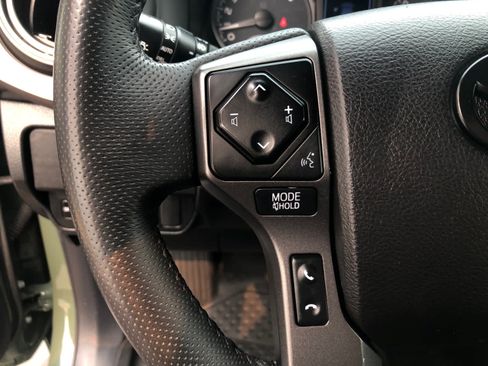 Used 2021 Toyota Tacoma TRD Off-Road AWD/4WD image 10