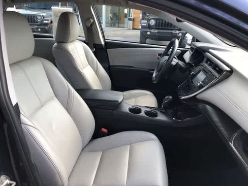 Used 2016 Toyota Avalon XLE Premium FWD image 19