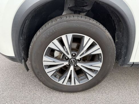 Used 2023 Nissan Rogue SV image 15