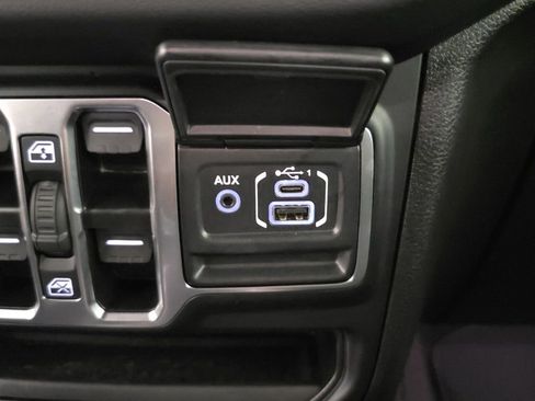 Used 2025 Jeep Wrangler Unlimited Sahara w/ Safety Group AWD/4WD image 22