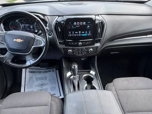 Used 2018 Chevrolet Traverse LT FWD image 17
