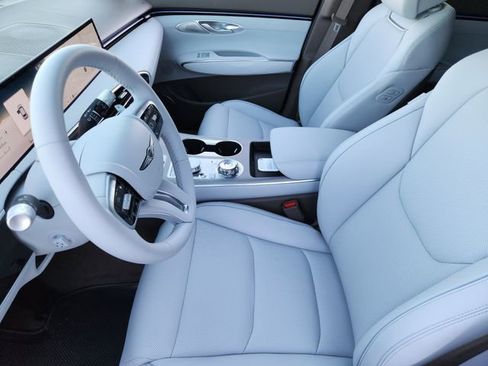 New 2026 Genesis GV70 2.5T Advanced image 9