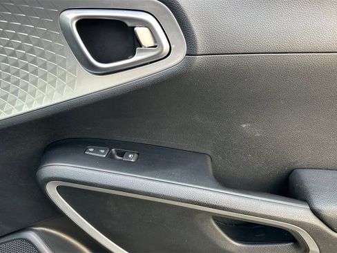 Used 2024 Kia Soul LX w/ Option Group 015 image 19