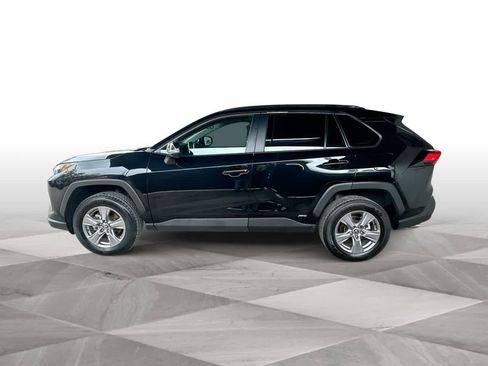 Used 2025 Toyota RAV4 XLE AWD/4WD image 5