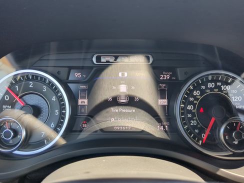 Used 2021 RAM 1500 Laramie AWD/4WD image 25