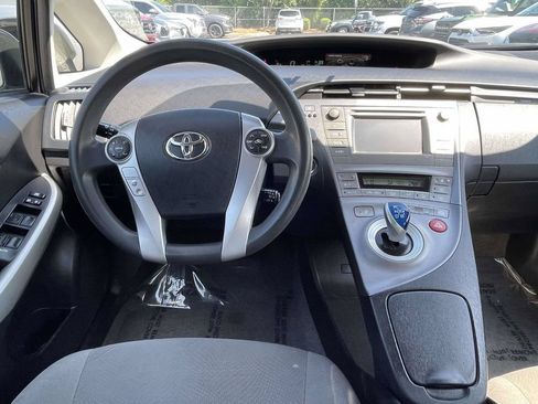 Used 2014 Toyota Prius Two FWD image 12