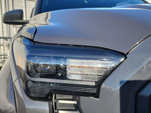 Used 2024 Toyota Tacoma TRD Sport image 12