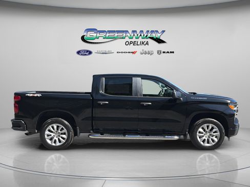 Used 2022 Chevrolet Silverado 1500 Custom image 8