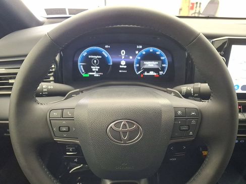 Used 2025 Toyota Camry XSE image 16
