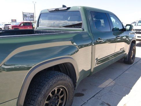 Used 2022 Toyota Tundra SR5 w/ SR5 Premium Package AWD/4WD image 10