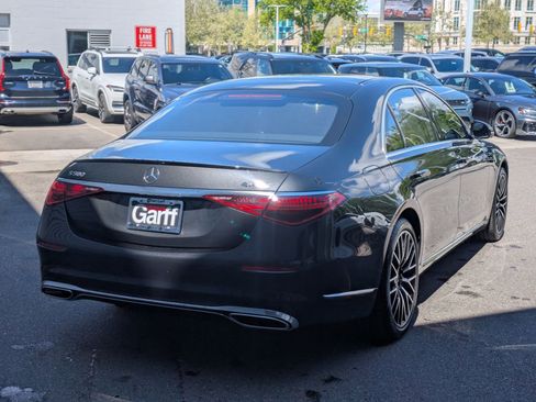 Used 2022 Mercedes-Benz S 580 4MATIC Sedan image 3