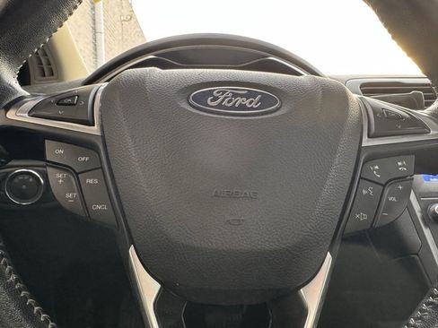 Certified 2019 Ford Fusion SE w/ Equipment Group 151A image 7