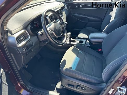 Used 2020 Kia Sorento S image 9