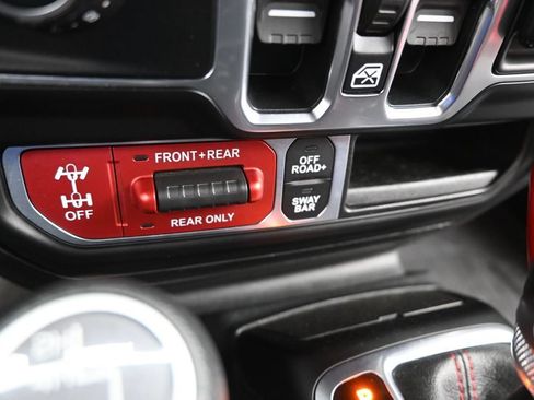 Used 2022 Jeep Gladiator Rubicon w/ LED Lighting Group AWD/4WD image 31
