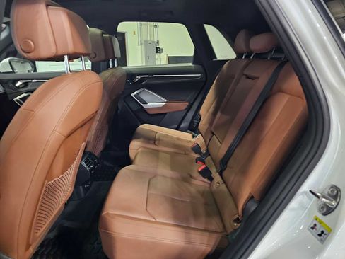 Used 2022 Audi Q3 2.0T Premium w/ Convenience Package image 16