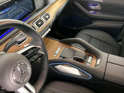New 2025 Mercedes-Benz GLS 450 4MATIC image 8