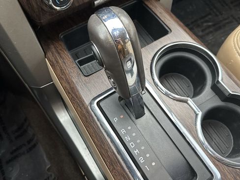 Used 2013 Ford F150 Lariat w/ Lariat Chrome Pkg image 22