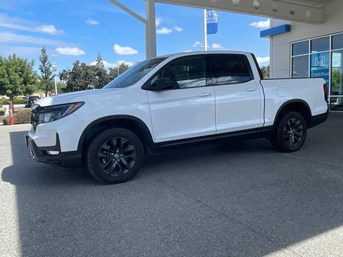 Used 2025 Honda Ridgeline Sport image 1