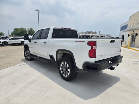 Used 2022 Chevrolet Silverado 2500 Custom w/ Custom Value Package AWD/4WD image 5