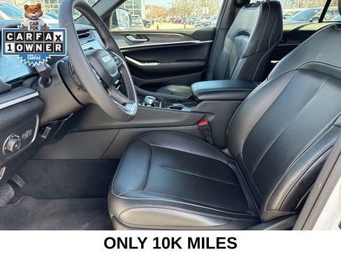 Used 2025 Jeep Grand Cherokee Limited image 22