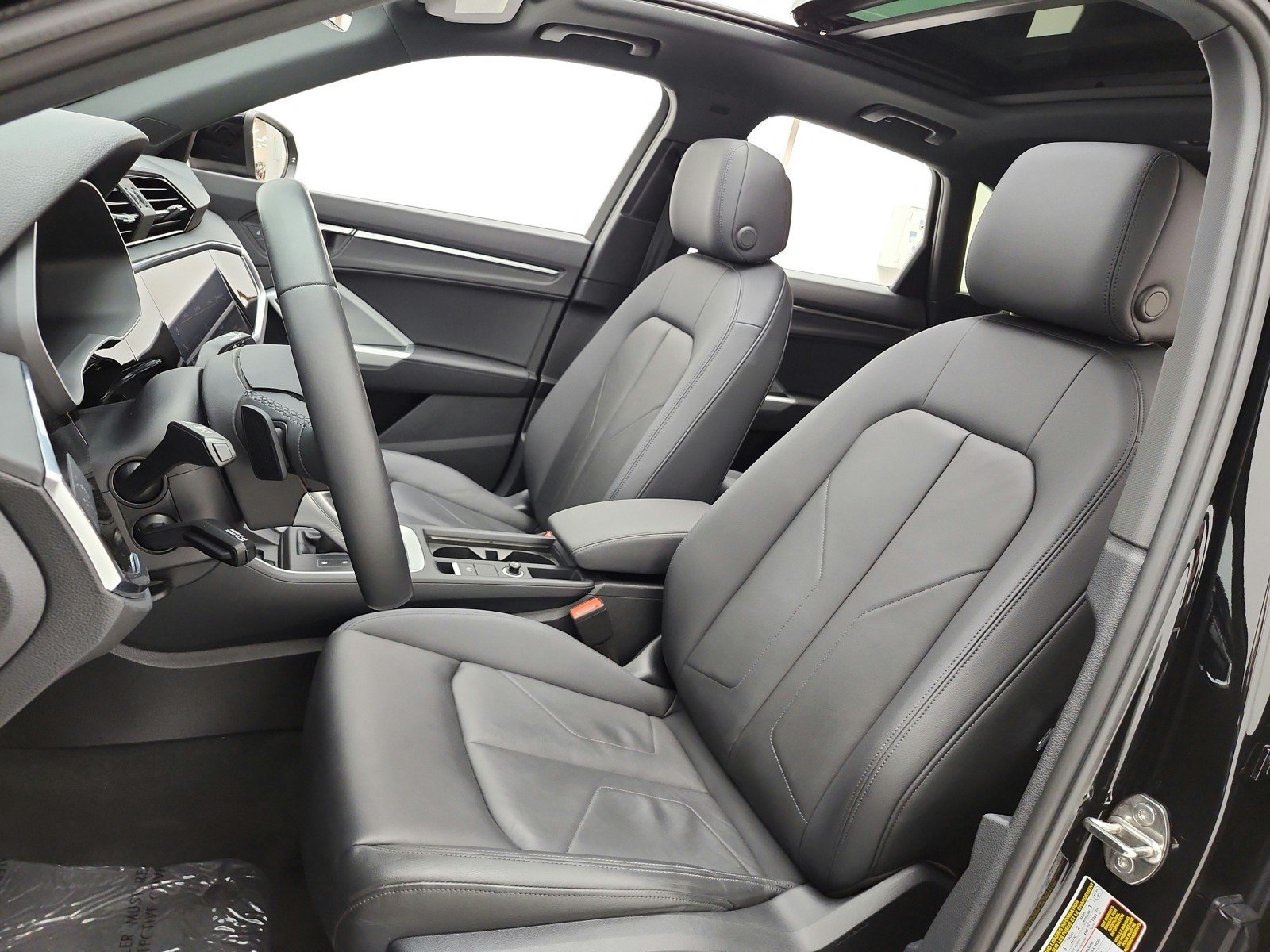 Used 2024 Audi Q3 2.0T Premium w/ Convenience Package AWD/4WD image 10