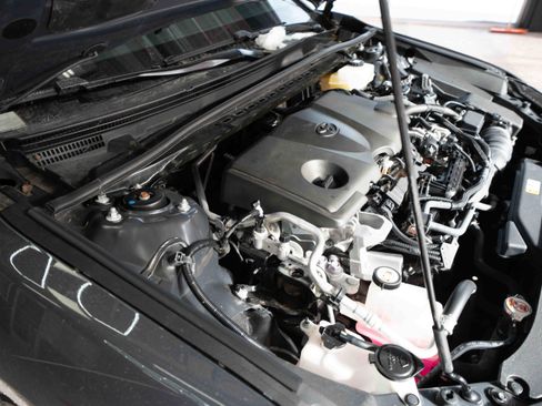 Used 2025 Toyota Camry SE image 31