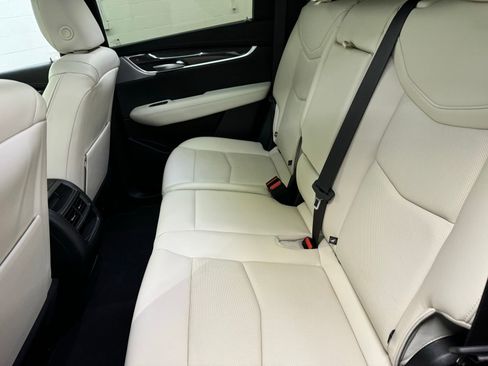 Used 2025 Cadillac XT5 Sportv w/ Technology Package image 13