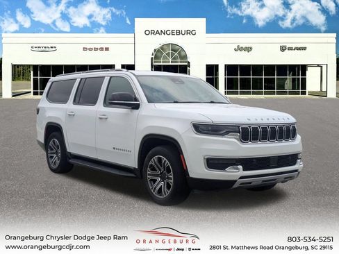 Used 2024 Jeep Wagoneer L Series II RWD image 1