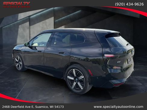 Used 2024 BMW iX xDrive50 w/ Sport Package AWD/4WD image 9