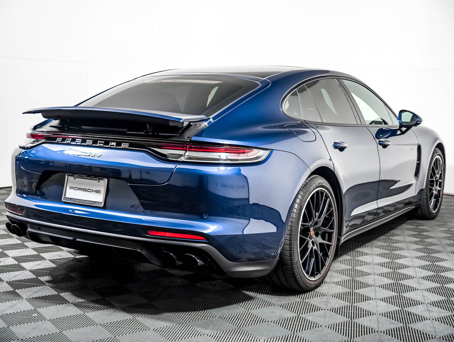 Certified 2023 Porsche Panamera 4 AWD/4WD image 10