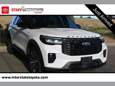 Used 2025 Ford Explorer ST-Line image 1