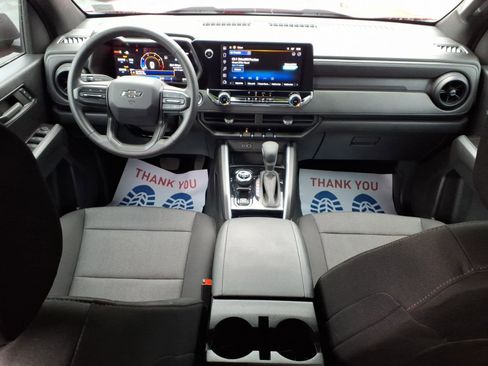 Used 2024 Chevrolet Colorado Trail Boss w/ Advanced Trailering Package image 8