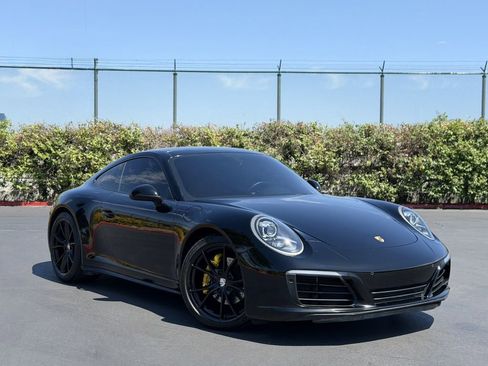 Used 2019 Porsche 911 Carrera 4 AWD/4WD image 1