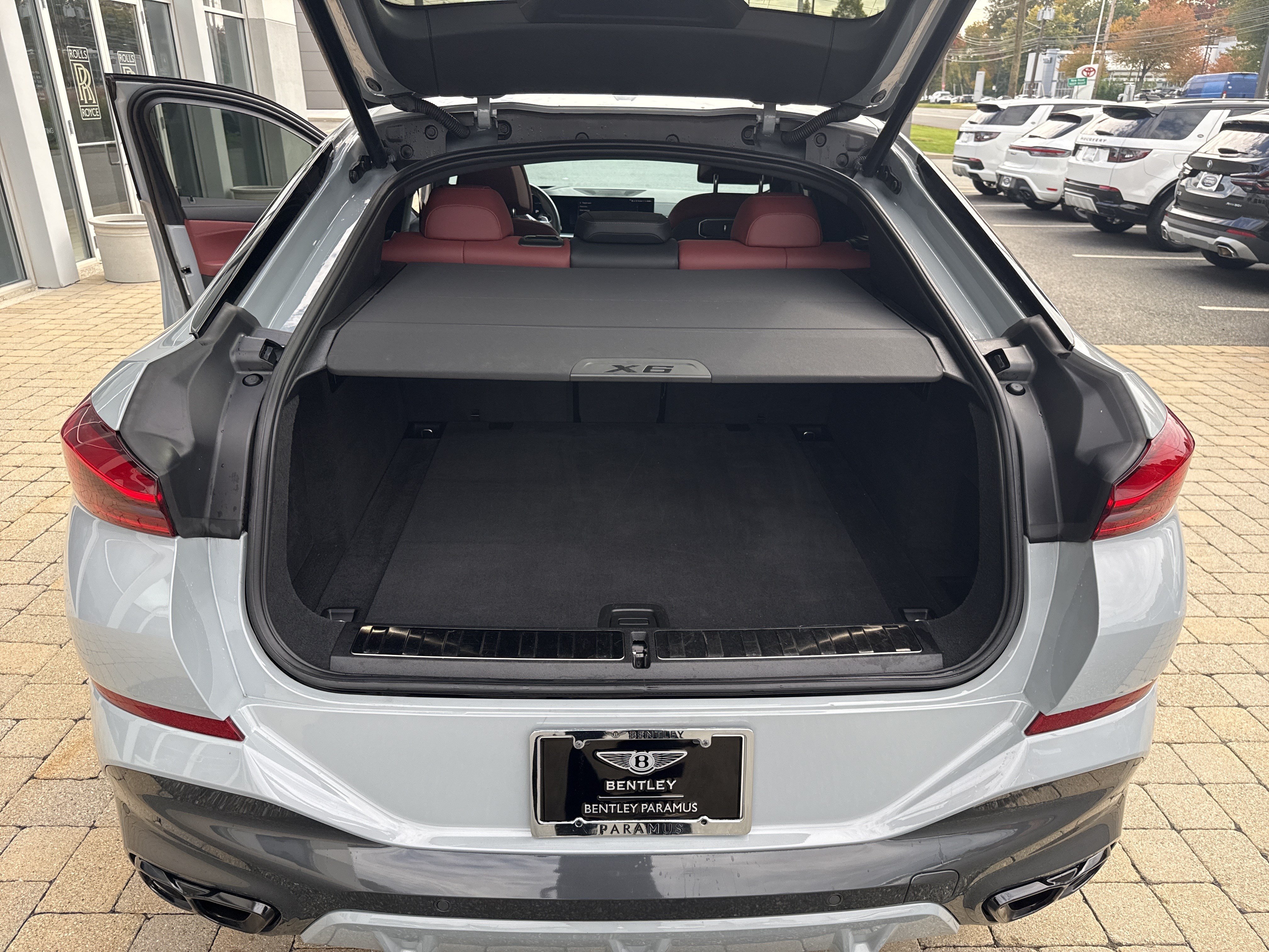 Used 2024 BMW X6 M60i w/ Dynamic Handling Package AWD/4WD image 28