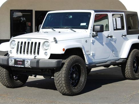 Used 2018 Jeep Wrangler Unlimited Sahara w/ Connectivity Group image 1