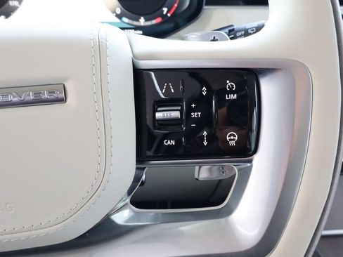 Used 2025 Land Rover Range Rover SE AWD/4WD image 25