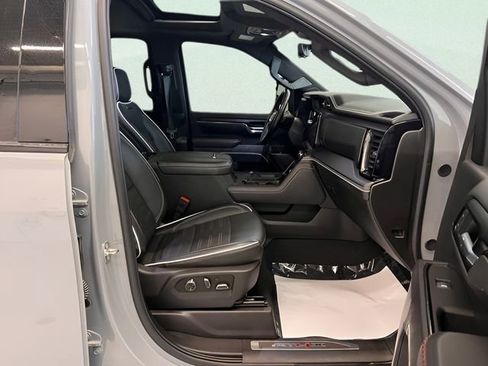 Used 2024 GMC Sierra 2500 AT4X image 10
