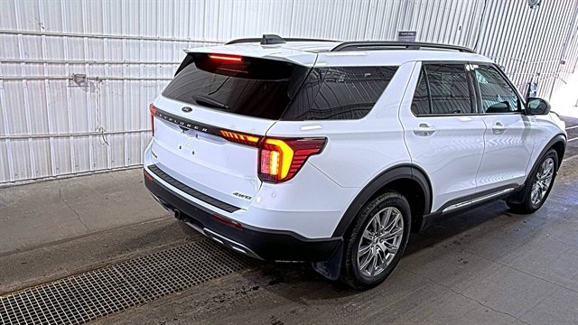 Used 2025 Ford Explorer Active w/ Active Comfort Package AWD/4WD image 5