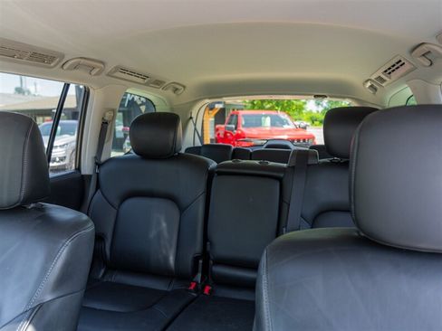 Used 2017 INFINITI QX80 4WD w/ Driver Assistance Package image 31