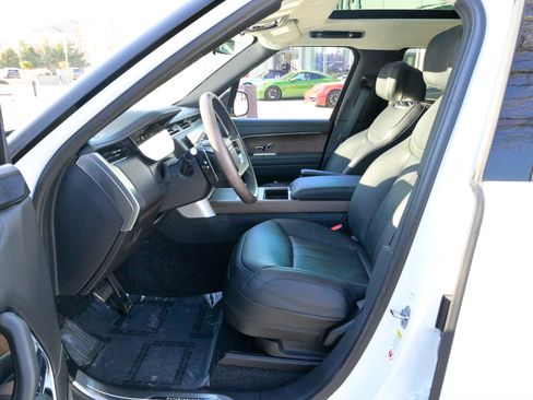 Used 2025 Land Rover Range Rover Long Wheelbase Autobiography image 17