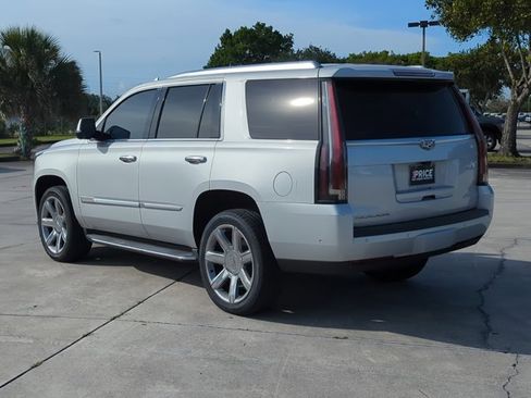 Used 2018 Cadillac Escalade Luxury RWD image 8