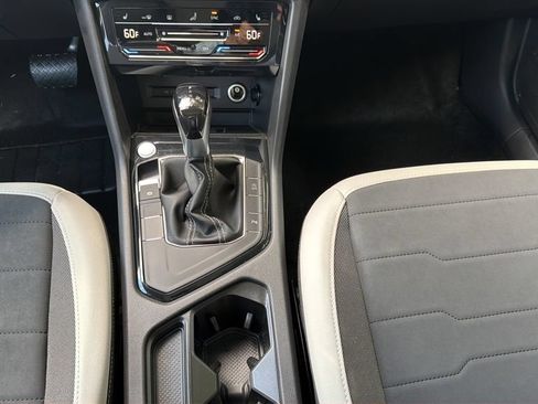 New 2026 Volkswagen Taos SE FWD image 19